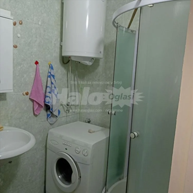 Izdajem renoviran i potpuno namešten stan u Borči — 10