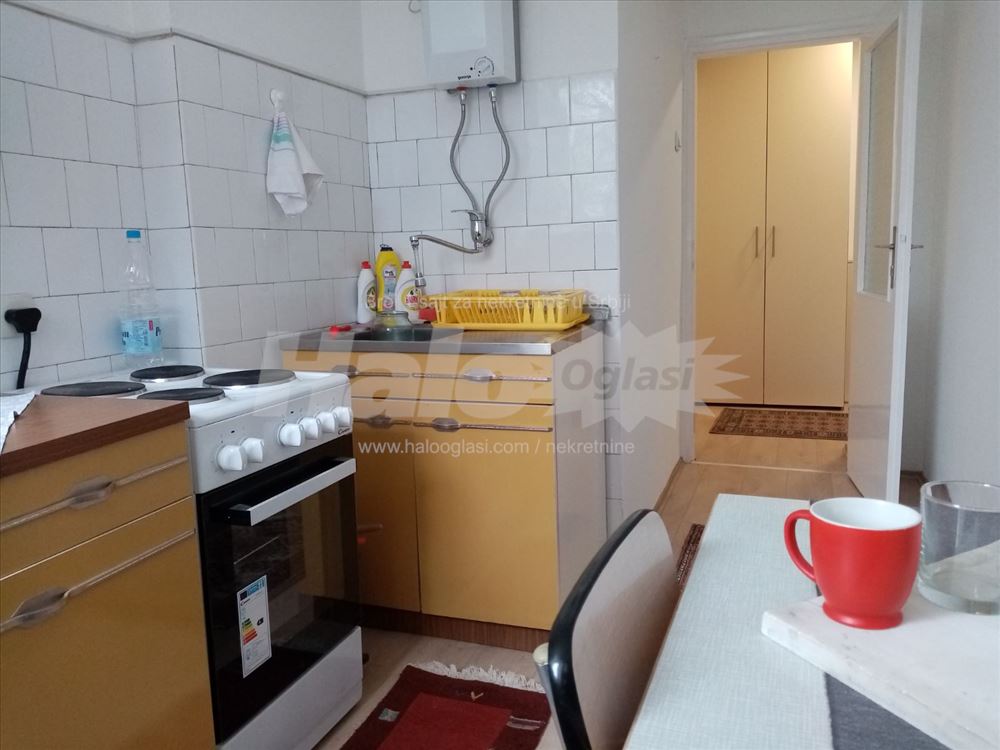 Izdajem renoviran, namešten stan na Novom Beogradu — 3