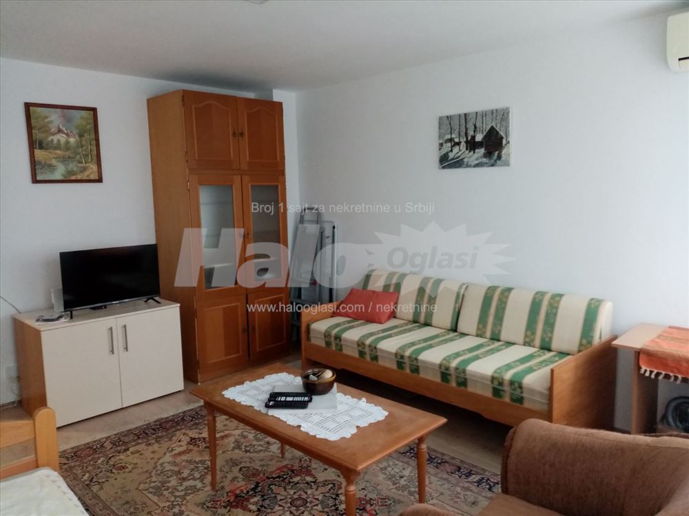 Izdajem renoviran, namešten stan na Novom Beogradu — 7