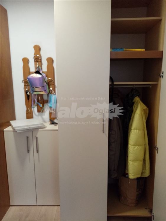 Izdajem renoviran, namešten stan na Novom Beogradu — 9