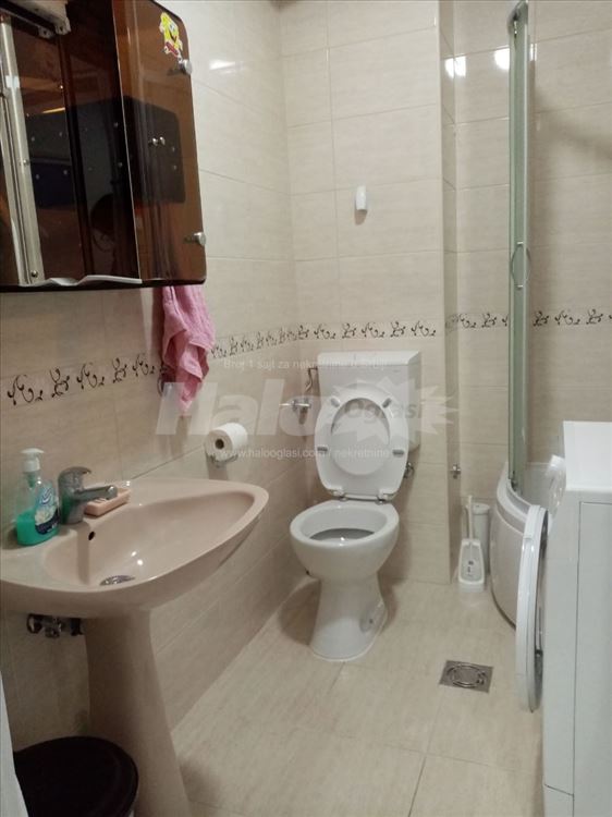 Izdajem renoviran, namešten stan na Novom Beogradu — 11