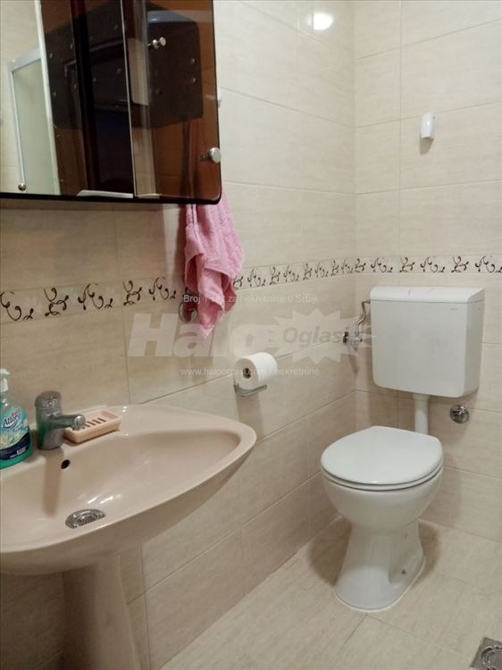 Izdajem renoviran, namešten stan na Novom Beogradu — 12