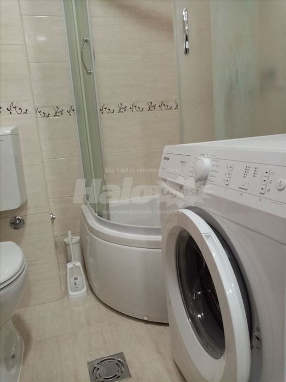 Izdajem renoviran, namešten stan na Novom Beogradu — 14