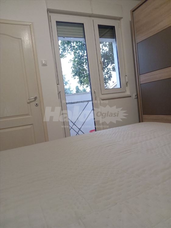Izdajem renoviran stan 44 m2 - Karaburma — 5