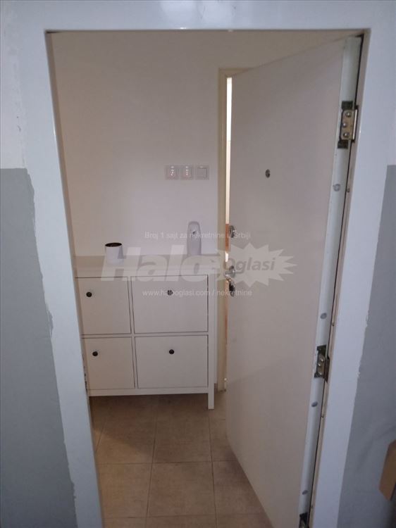 Izdajem renoviran stan 44 m2 - Karaburma — 9