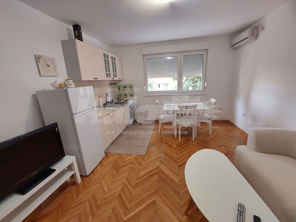 Izdajem renoviran stan 44 m2 - Karaburma — 13
