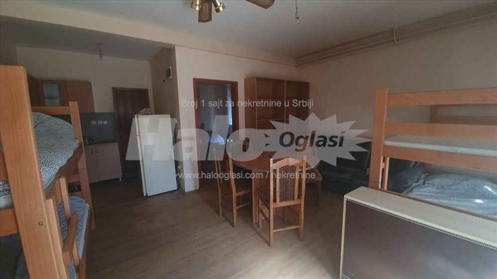 Izdajem smeštaj za radnike u Železniku — 6