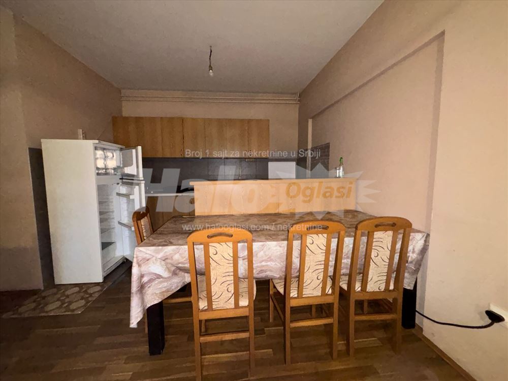 Izdajem smeštaj za radnike u Železniku — 11