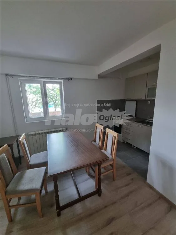 Izdajem Sobu u Dvosobnom Stanu od  55m2 — 3