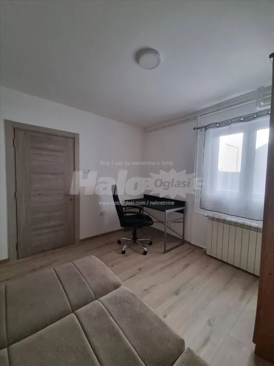Izdajem Sobu u Dvosobnom Stanu od  55m2 — 5