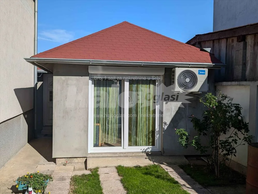 Izdajem stambeni prostor na Ledinama — 10