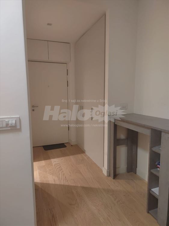 Izdajem stan 35m2, Beograd na vodi — 2