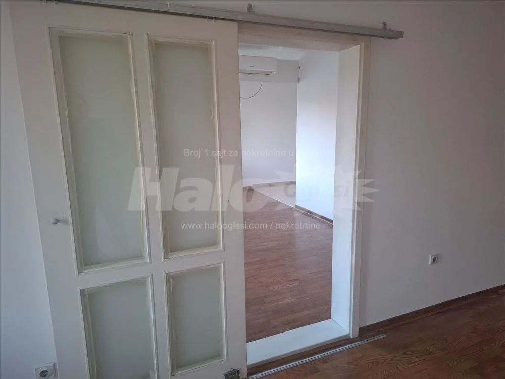 Izdajem stan 37 m2 — 4