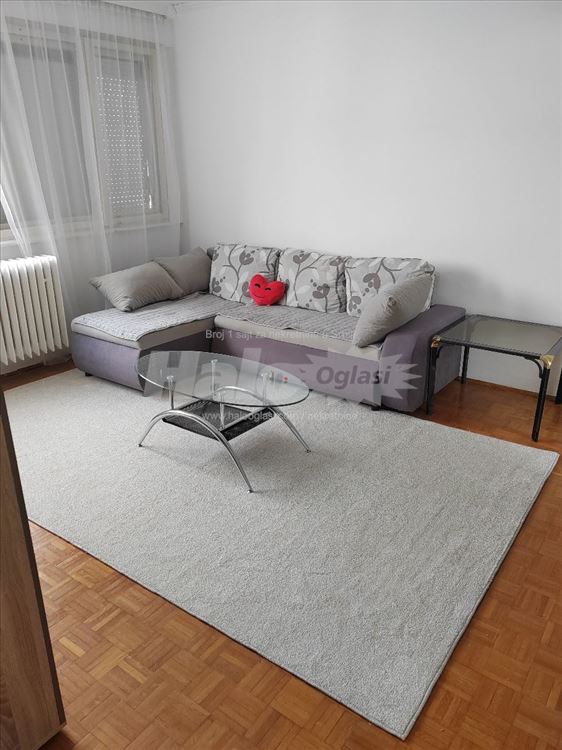 Izdajem stan 39m2 Bulevar Marsala Tolbuhinq — 2