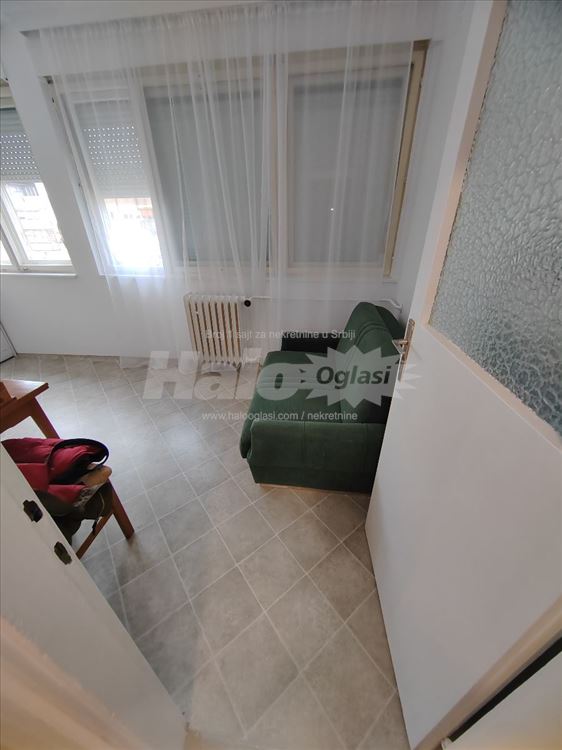Izdajem stan 39m2 Bulevar Marsala Tolbuhinq — 9