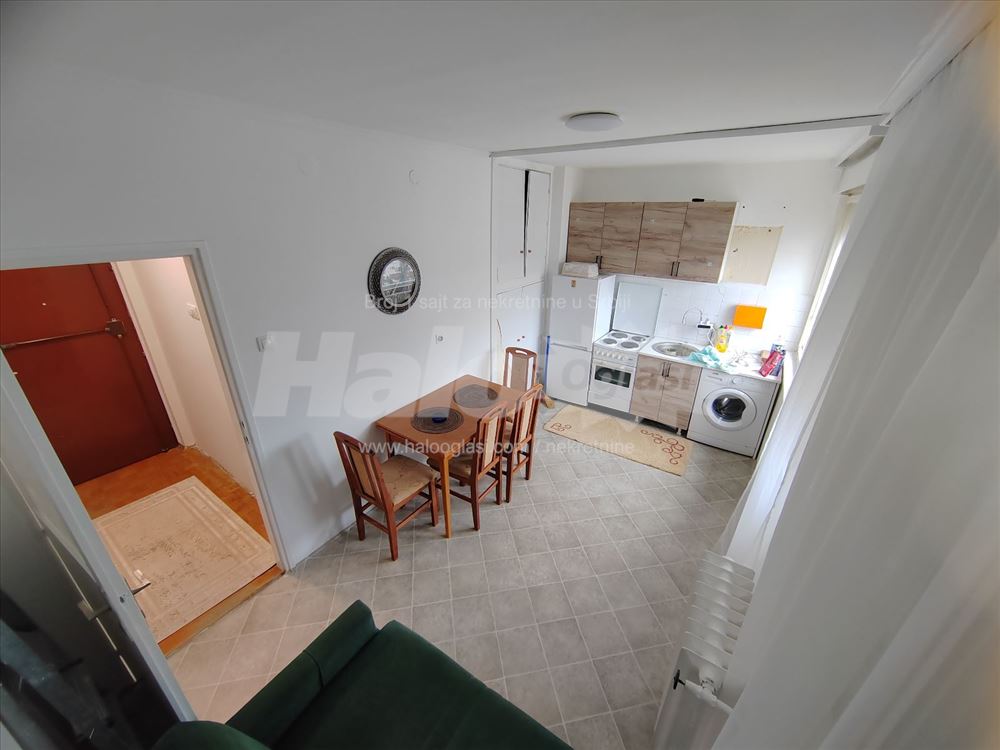 Izdajem stan 39m2 Bulevar Marsala Tolbuhinq — 12