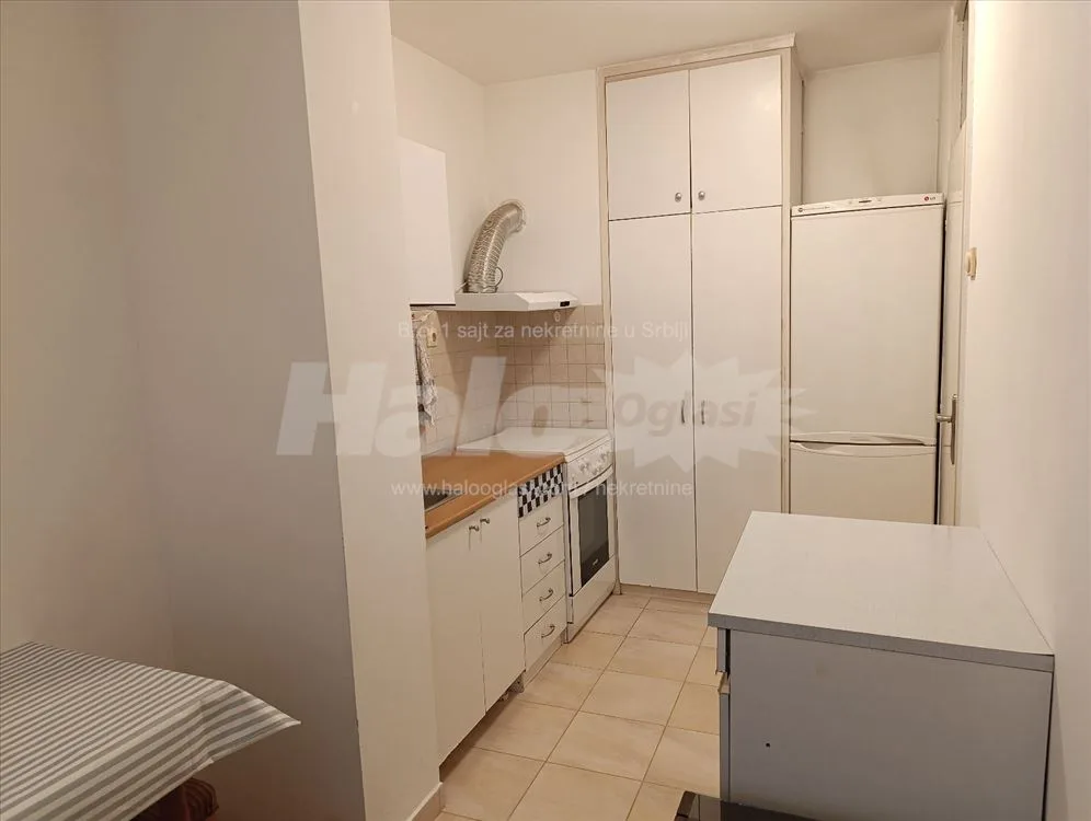 Izdaje se stan 37 m², visoko prizemlje — 4