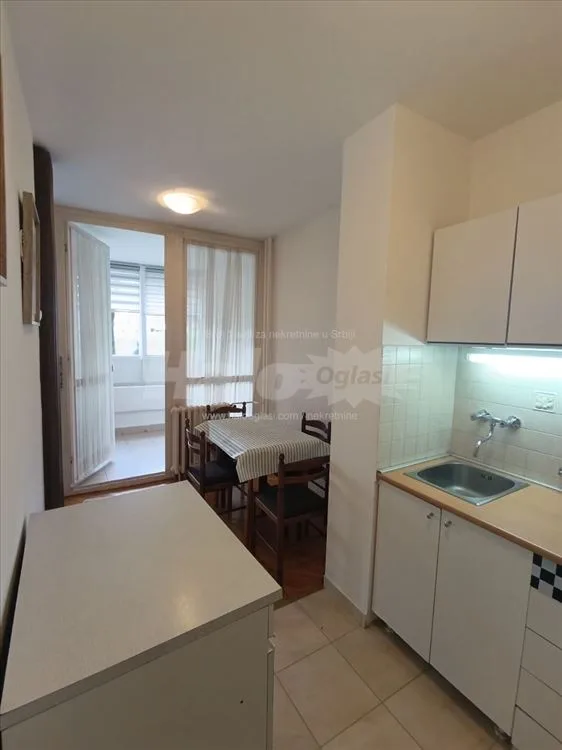 Izdaje se stan 37 m², visoko prizemlje — 8