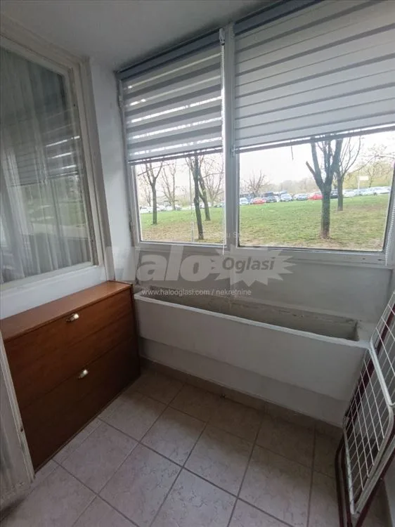 Izdaje se stan 37 m², visoko prizemlje — 9