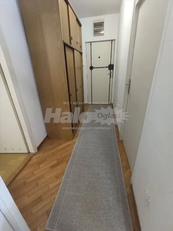 Izdaje se stan 37 m², visoko prizemlje — 11