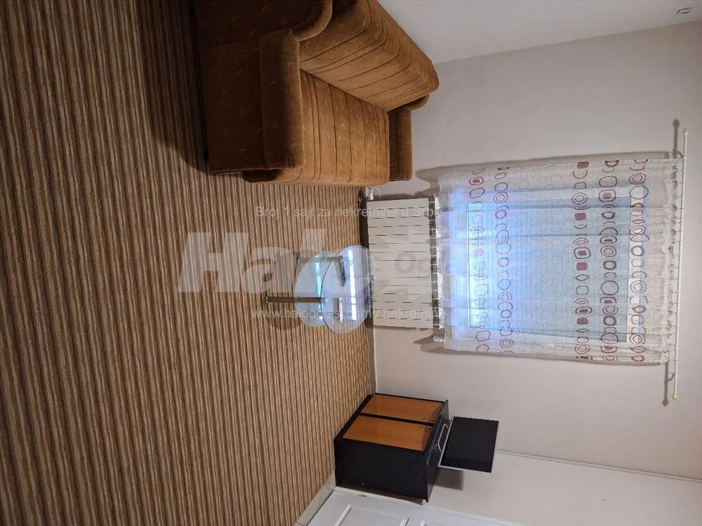 Izdajem stan 42 m2 — 4