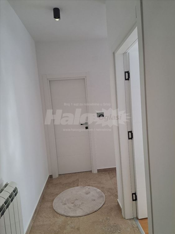 Izdajem Stan 45 m2 — 12