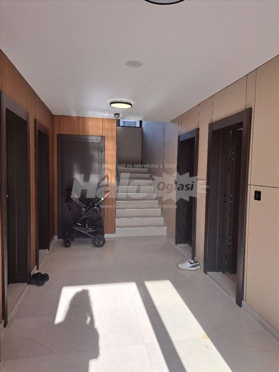 Izdajem Stan 45 m2 — 15