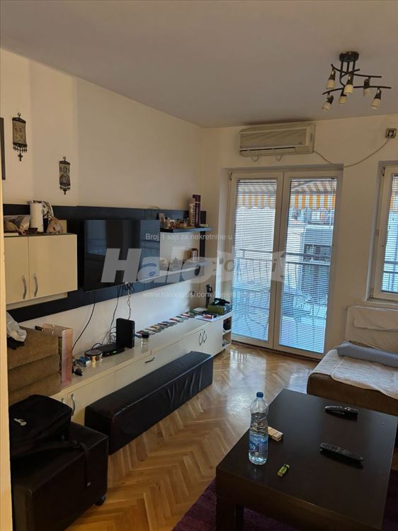 Izdajem stan  45M2   Zemun,Lagumska 8 — 5