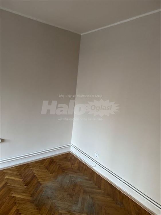 Izdajem stan 54m2 Gradske bolnice odmah useljiv — 6