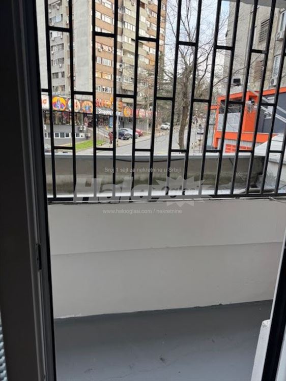 Izdajem stan 54m2 Gradske bolnice odmah useljiv — 7