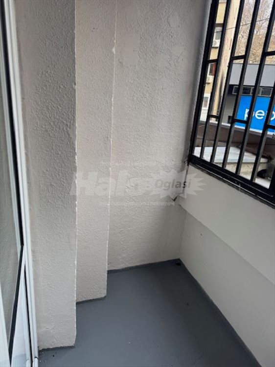Izdajem stan 54m2 Gradske bolnice odmah useljiv — 9