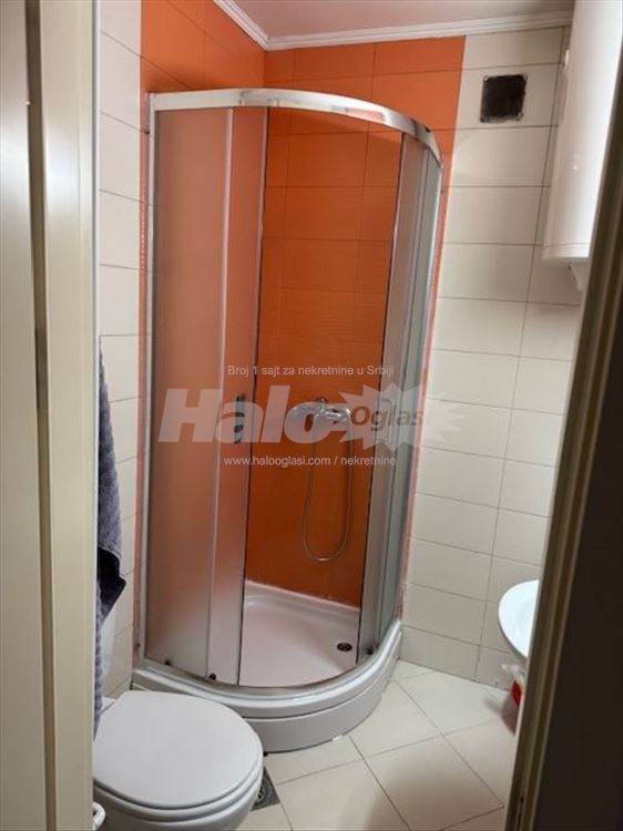 Izdajem stan 54m2 Gradske bolnice odmah useljiv — 11