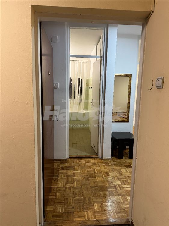 Izdajem stan 55m2 u novom naselju u Batajnic — 2