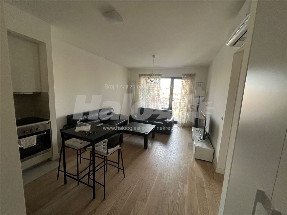 Izdajem stan 56m2, Beograd na vodi — 2