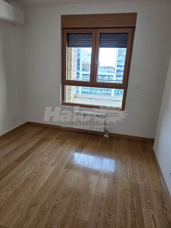 Izdajem stan 58m2,lux,garaza,sva tehnika,namestaj — 4