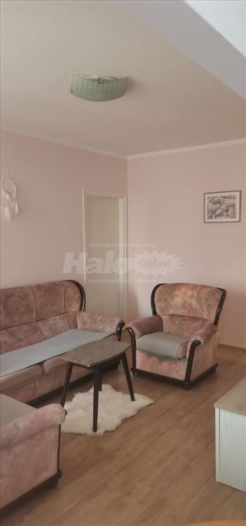 Izdajem stan 65m² + parking mesto, D. Tucovica — 2