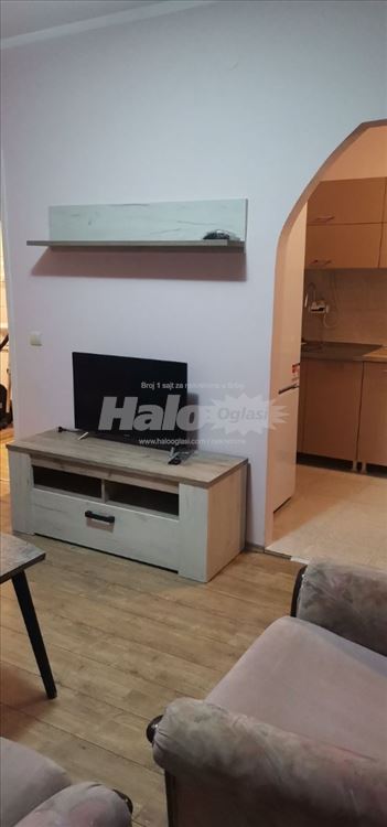 Izdajem stan 65m² + parking mesto, D. Tucovica — 4