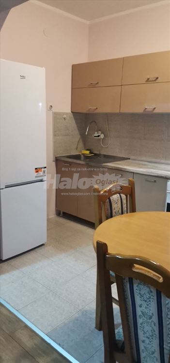 Izdajem stan 65m² + parking mesto, D. Tucovica — 7
