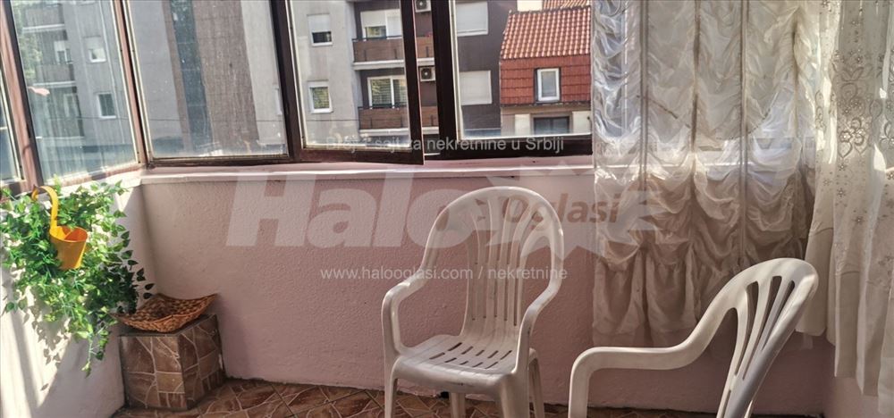 Izdajem stan 65m² + parking mesto, D. Tucovica — 13