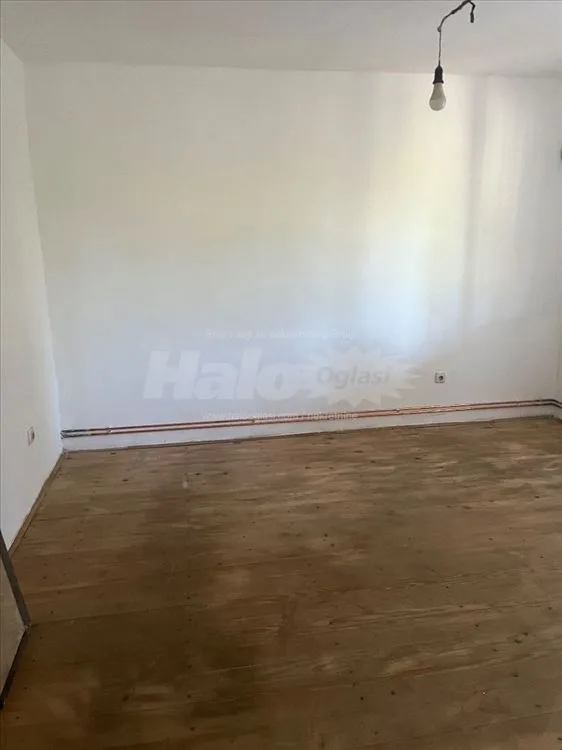 Izdajem stan 90m2 — 3