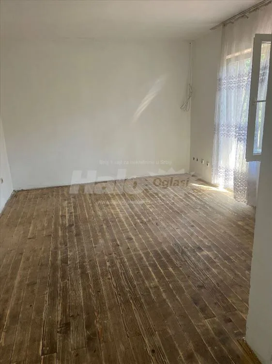 Izdajem stan 90m2 — 10