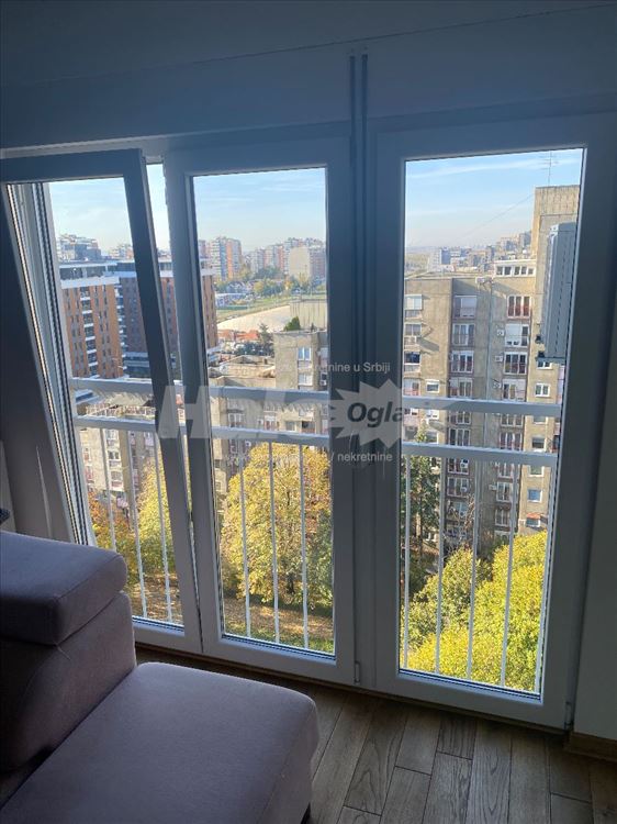 Izdajem stan blok 63, 2.5, 71m2 — 5