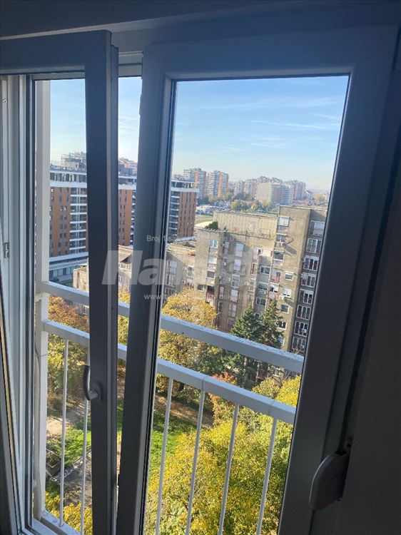 Izdajem stan blok 63, 2.5, 71m2 — 12
