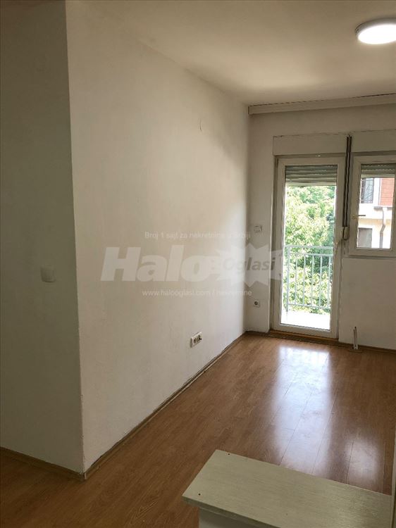 Izdajem stan, Brace Jerkovic 60m2 sa parkingom — 3