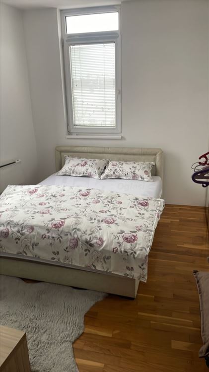 Izdajem stan Braće Jerković 55 m2 — 8