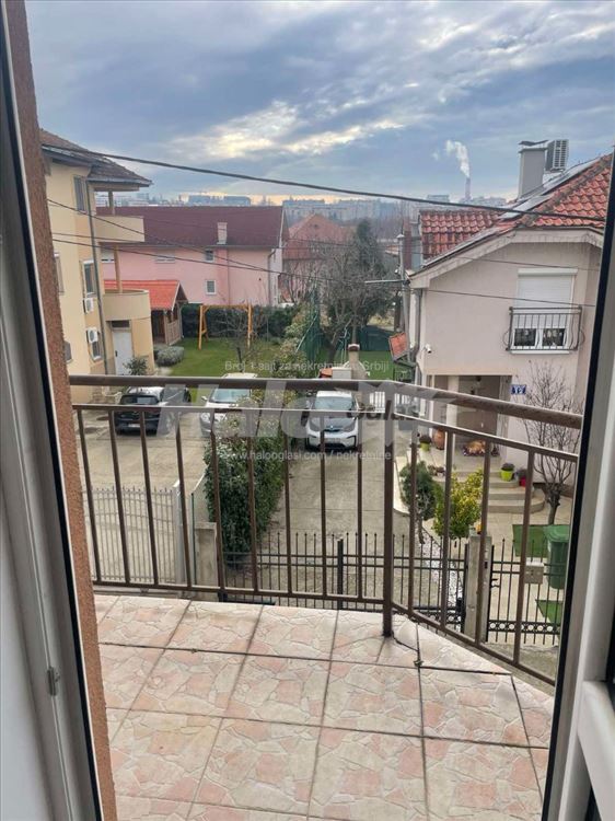 Izdajem stan Braće Jerković 55 m2 — 11
