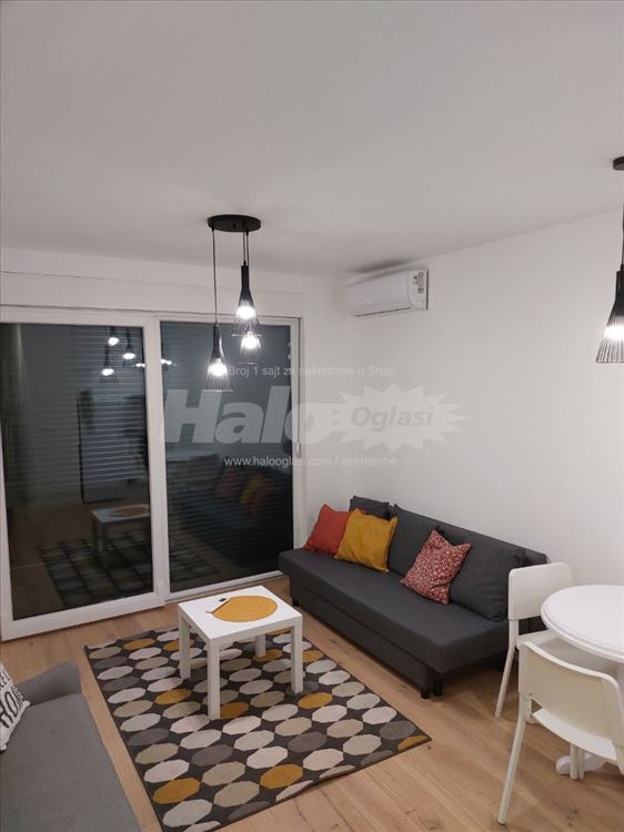 Izdajem stan kod Beošoping centra — 3