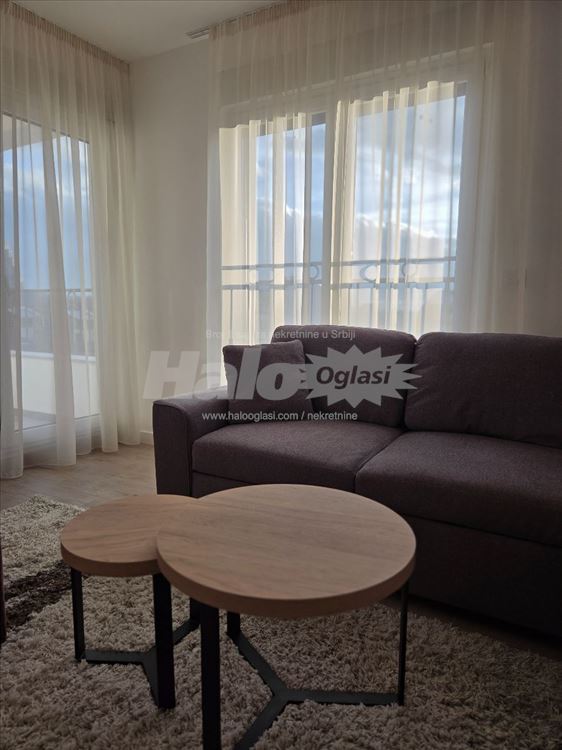 Izdajem stan kod Cvetkove pijace — 9