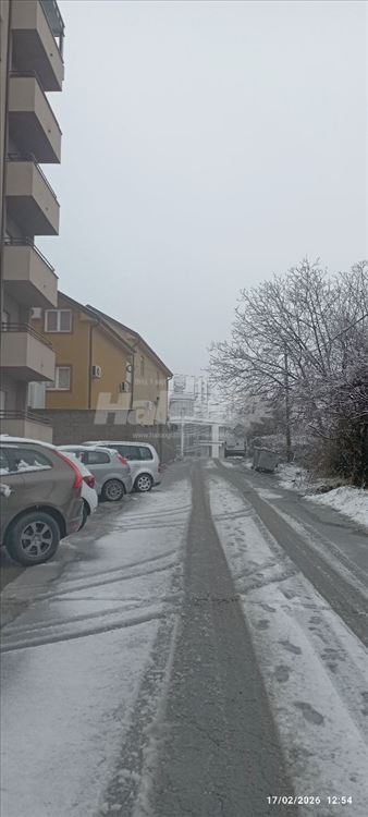 Izdajem stan, kod Velefarma — 2