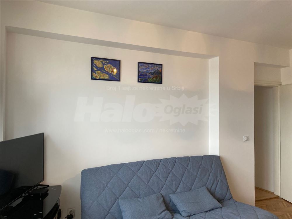 Izdajem stan kod Vukovog spomenika — 3
